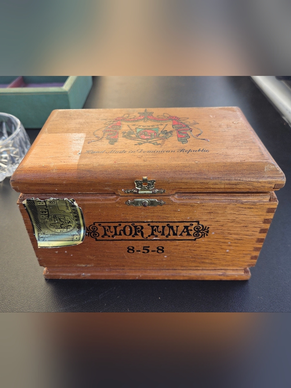 Flor Fina Wooden Cigar Box - Natural Wood Finish